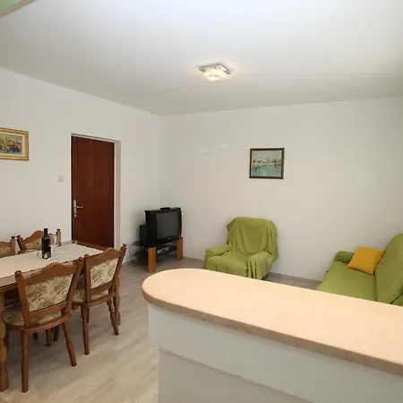 아파트 Apartman Vranjes *
