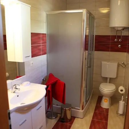아파트 Apartman Vranjes *