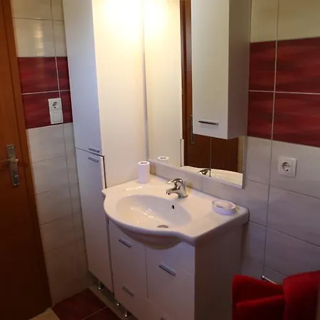 Apartman Vranjes 아파트 트로기르