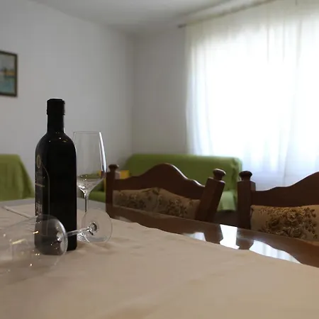 Apartman Vranjes 트로기르