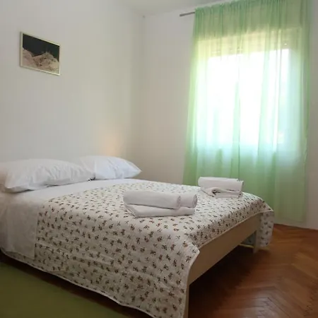 아파트 Apartman Vranjes *